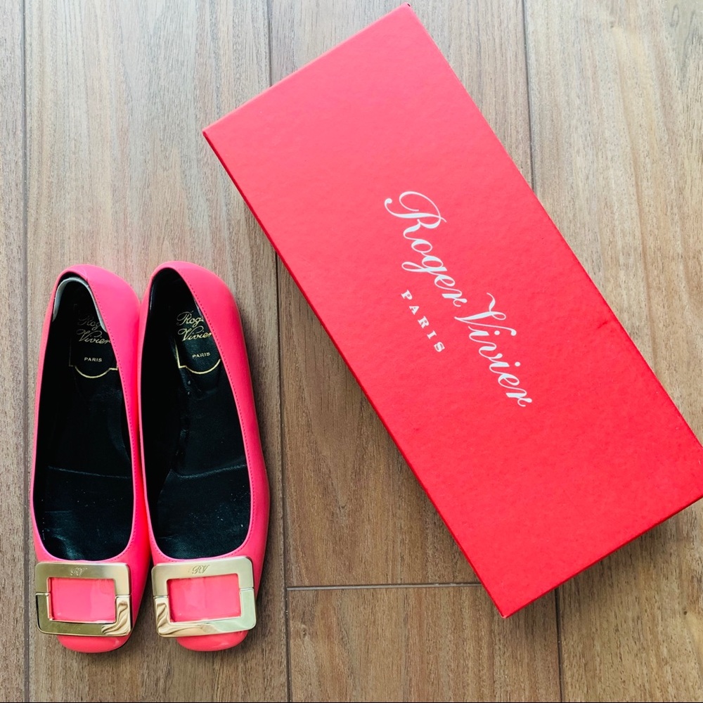ROGER VIVIER 10MM U LOOK PATENT LEATHER BALLERINAS
